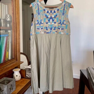 Dress Fragonard embroidered M sleeveless gray